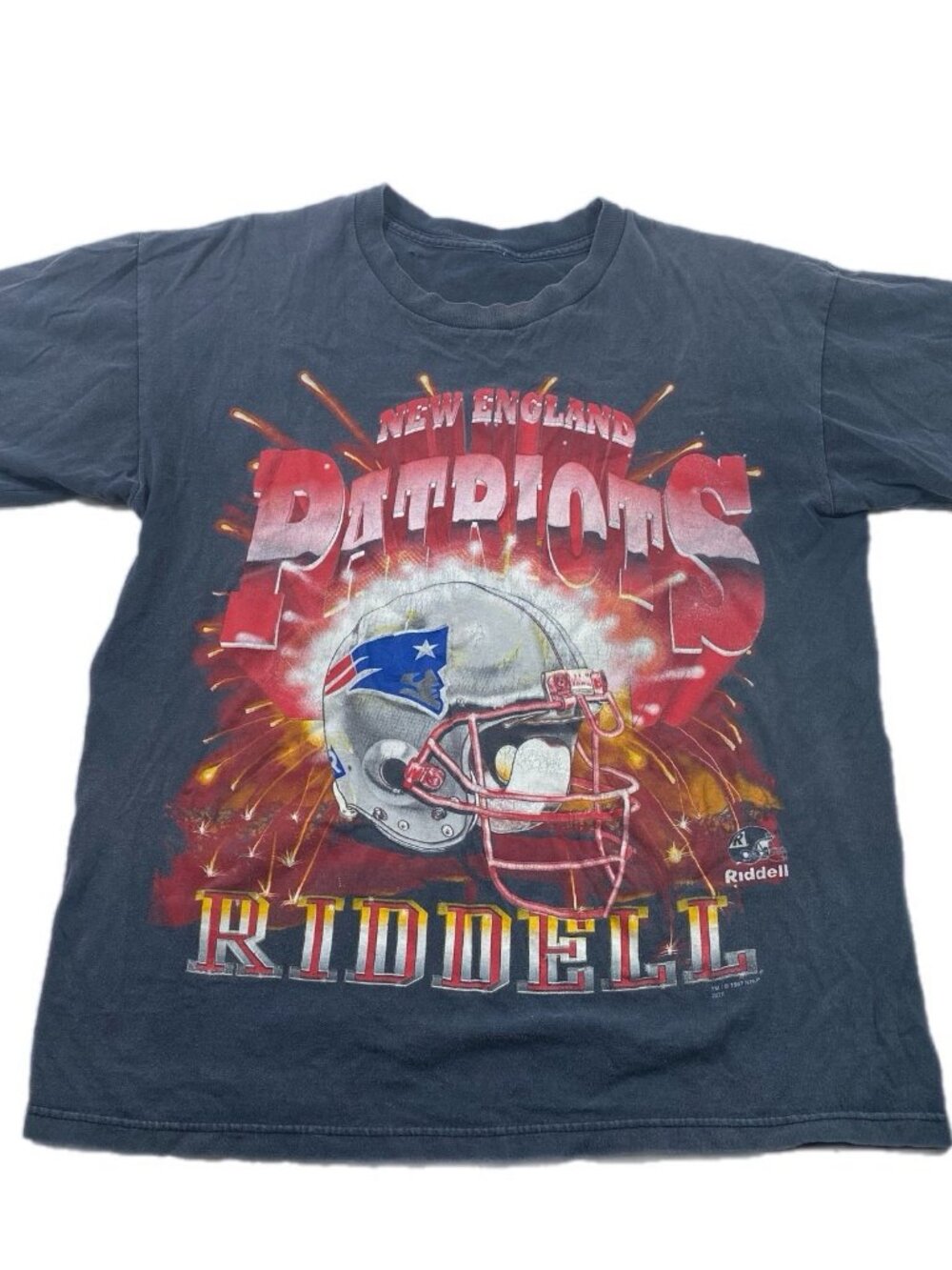 Vtg New England Patriots NFL Football T Shirt Riddell Big Helmet Fireworks Sz M